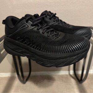 New/Worn once Hoka Bondi 7 Womens Hoka One One Running shoes Triple black